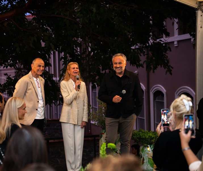 Cemiyet Ve Sanat Dünyas� Akaretler�de Bulu�tu  Türkiye�nin En De�erli Koleksiyonlar�  Artweeks �stanbul Collectors Edisyonu �le �lk Kez Soka�a �ndi!